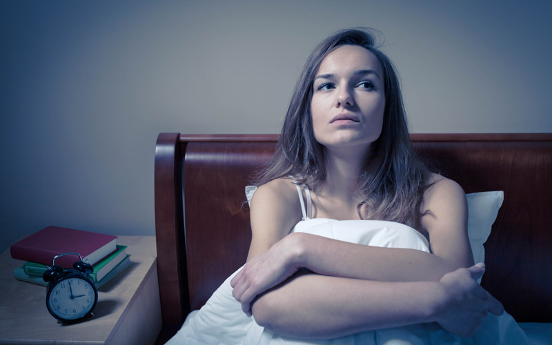 5 Bible Verses to Pray When You Go to Bed Worried